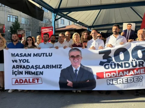 Bayrampasa belediye baskani hasan mutlunun tutuklulugunun 300 gununde adalet yuruyusu duzenlendi JOglC2sT